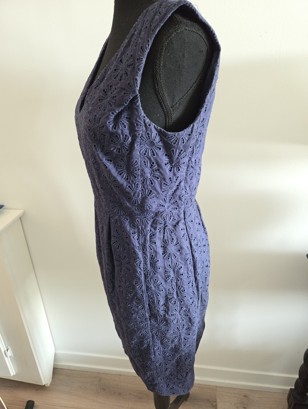 Diane Von Furstenberg cotton eyelet dress Sz 8 - Picture 3 of 14